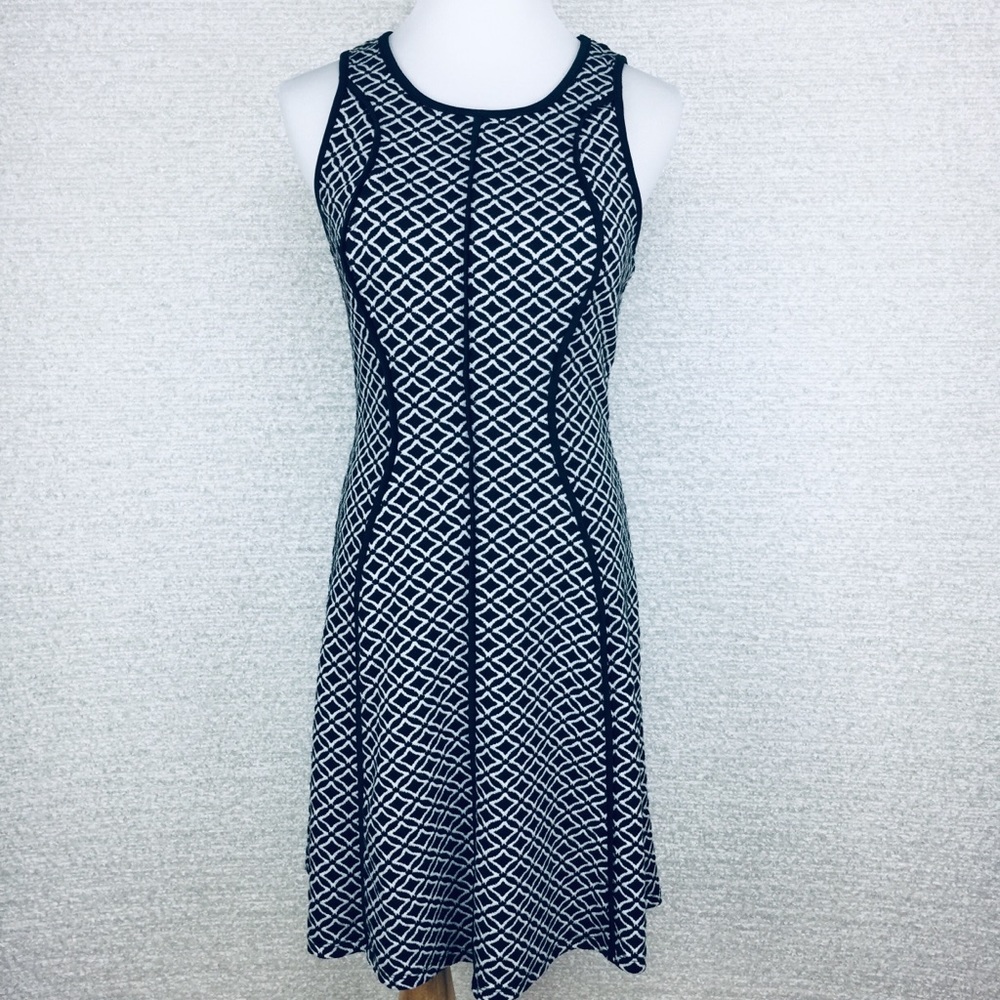 Wassio Sleeveless Black & White dress. XS